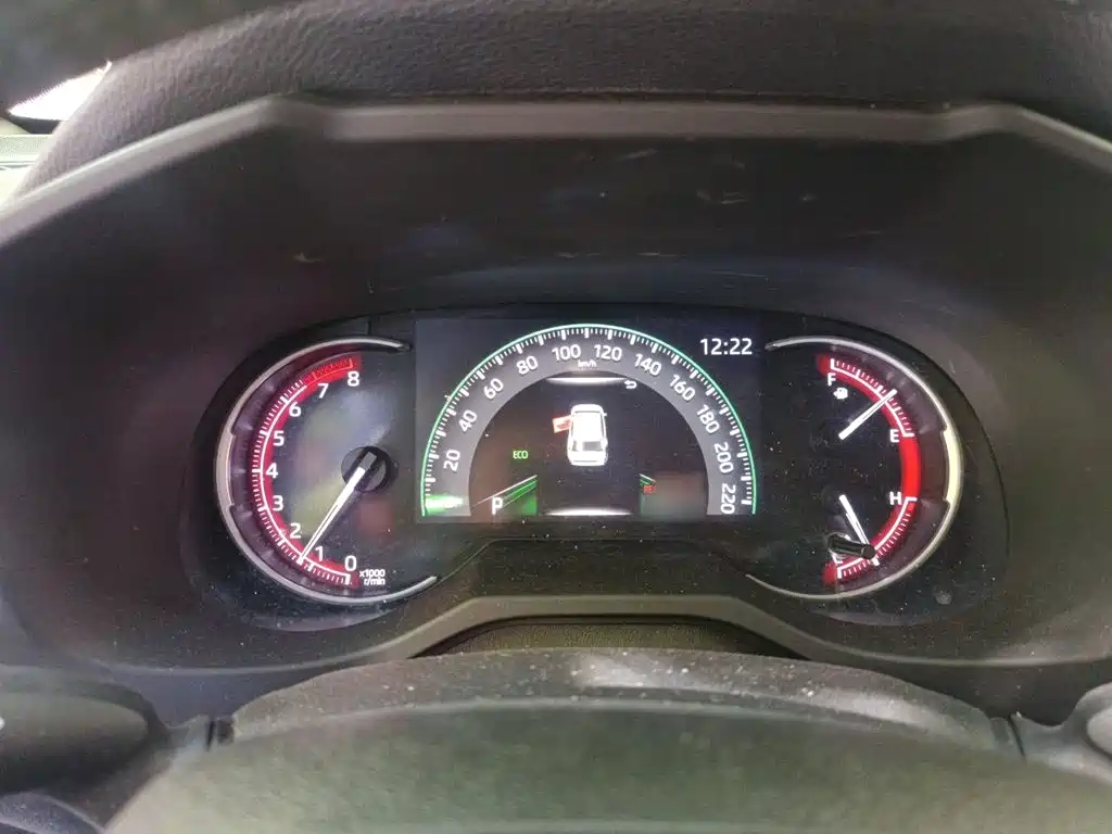 Toyota RAV4 — фото 4