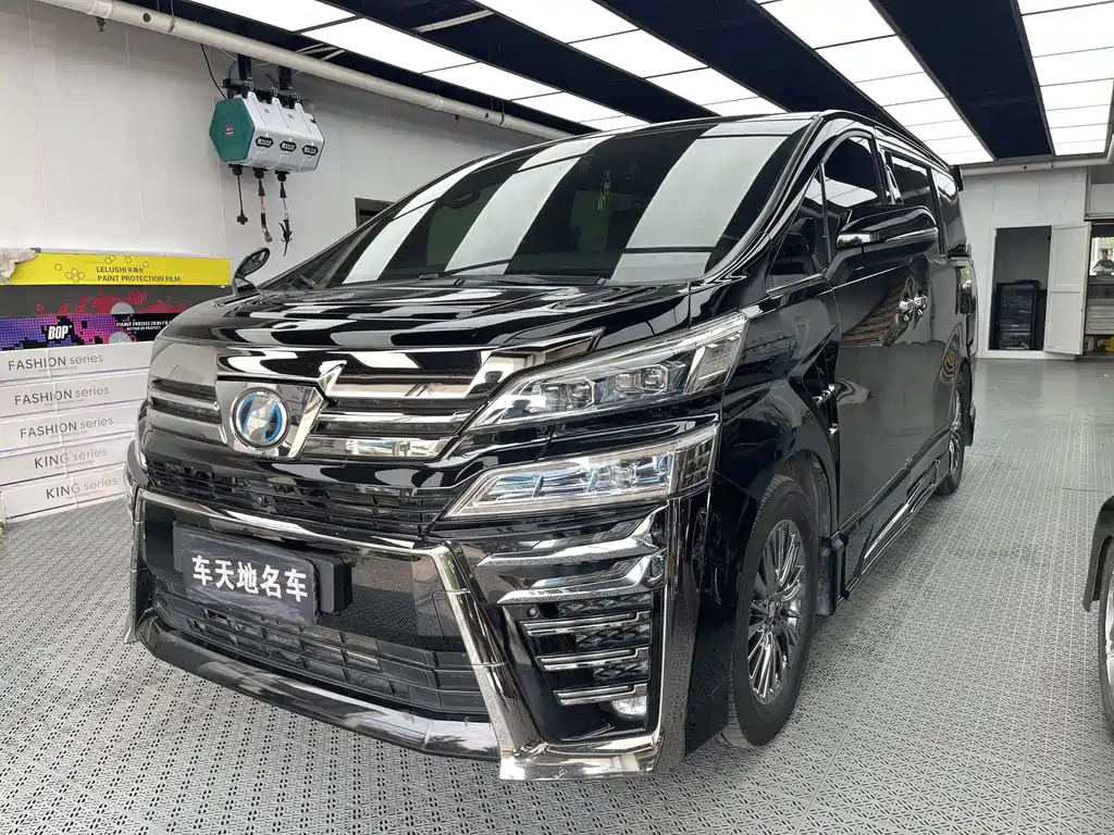 Toyota Vellfire — фото 2