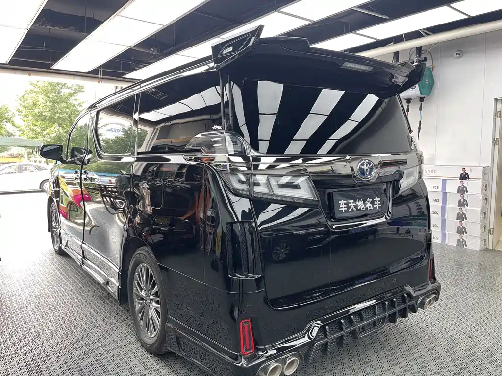 Toyota Vellfire — фото 3