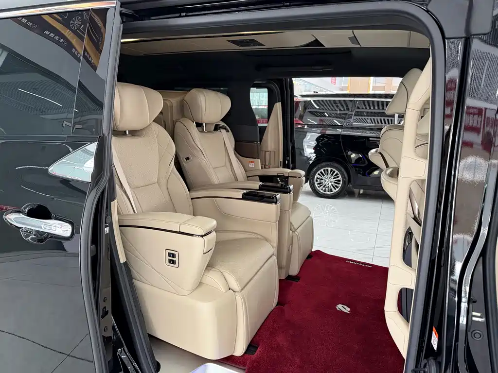 Toyota Vellfire — фото 11
