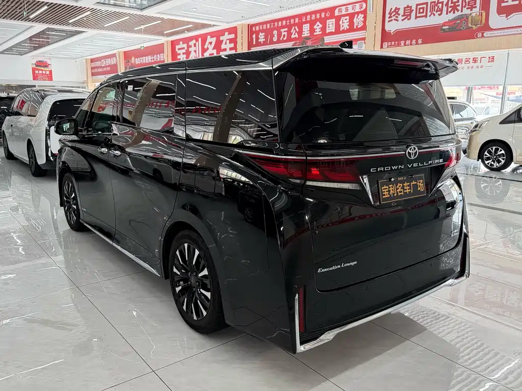 Toyota Vellfire — фото 5