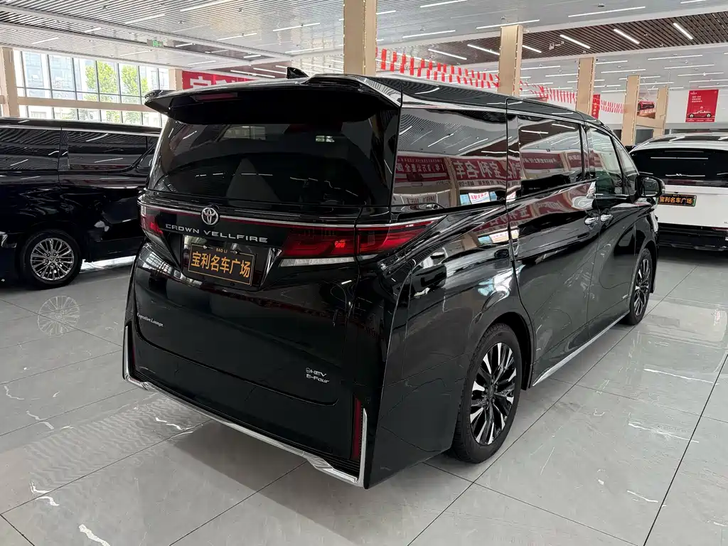 Toyota Vellfire — фото 6
