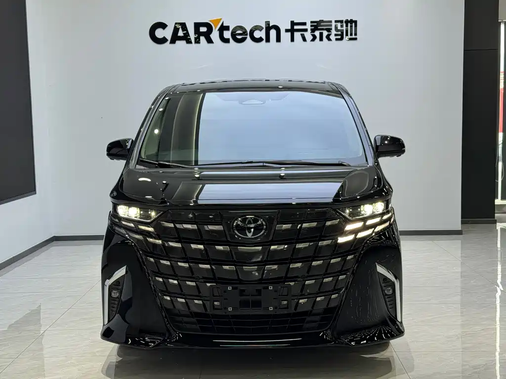 Toyota Alphard — фото 2