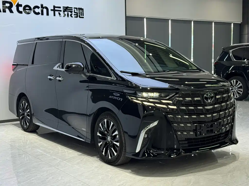 Toyota Alphard — фото 3