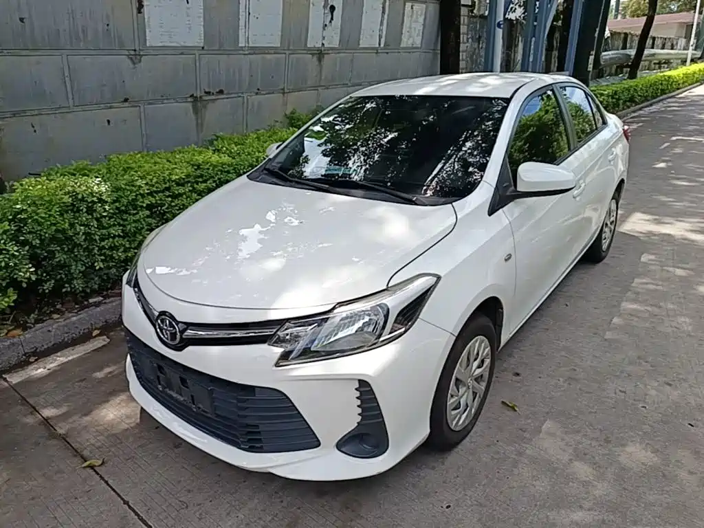 Toyota Vios — фото 2
