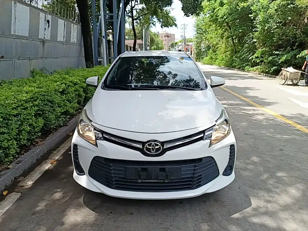 Toyota Vios — фото 3
