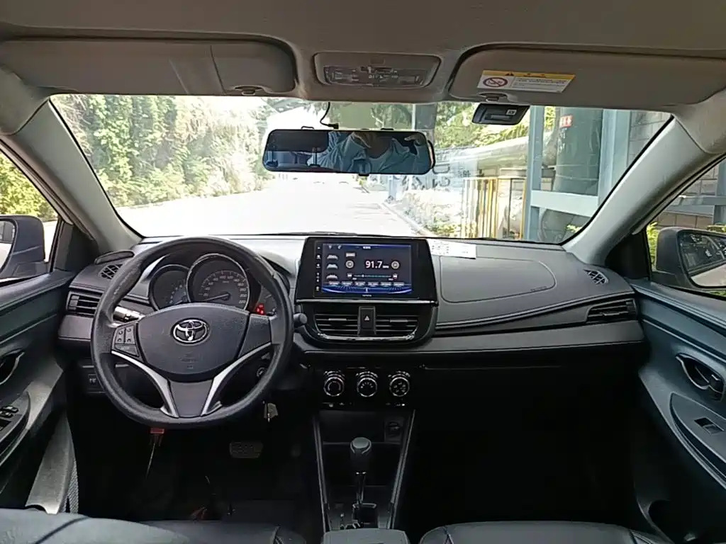 Toyota Vios — фото 10