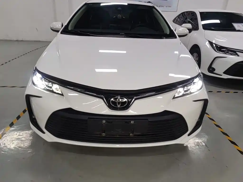 Toyota Corolla — фото 3