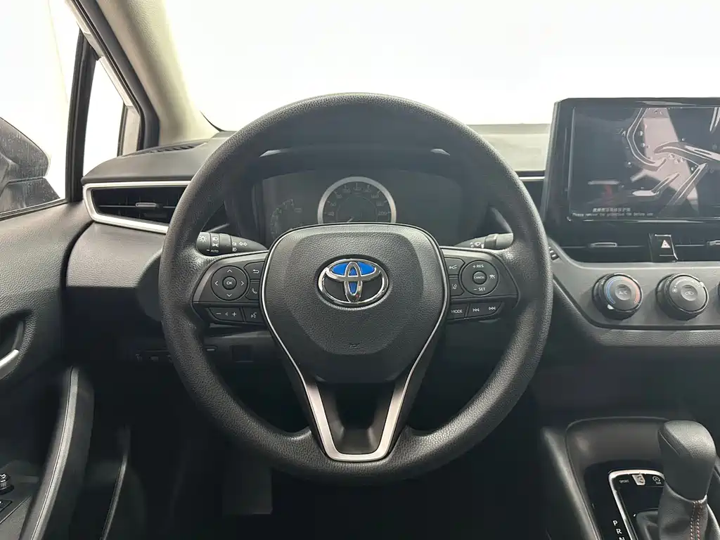 Toyota Corolla — фото 10