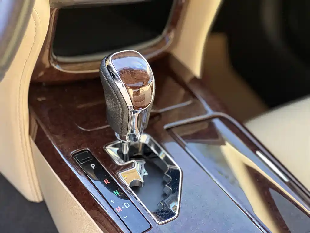 Toyota Crown — фото 10