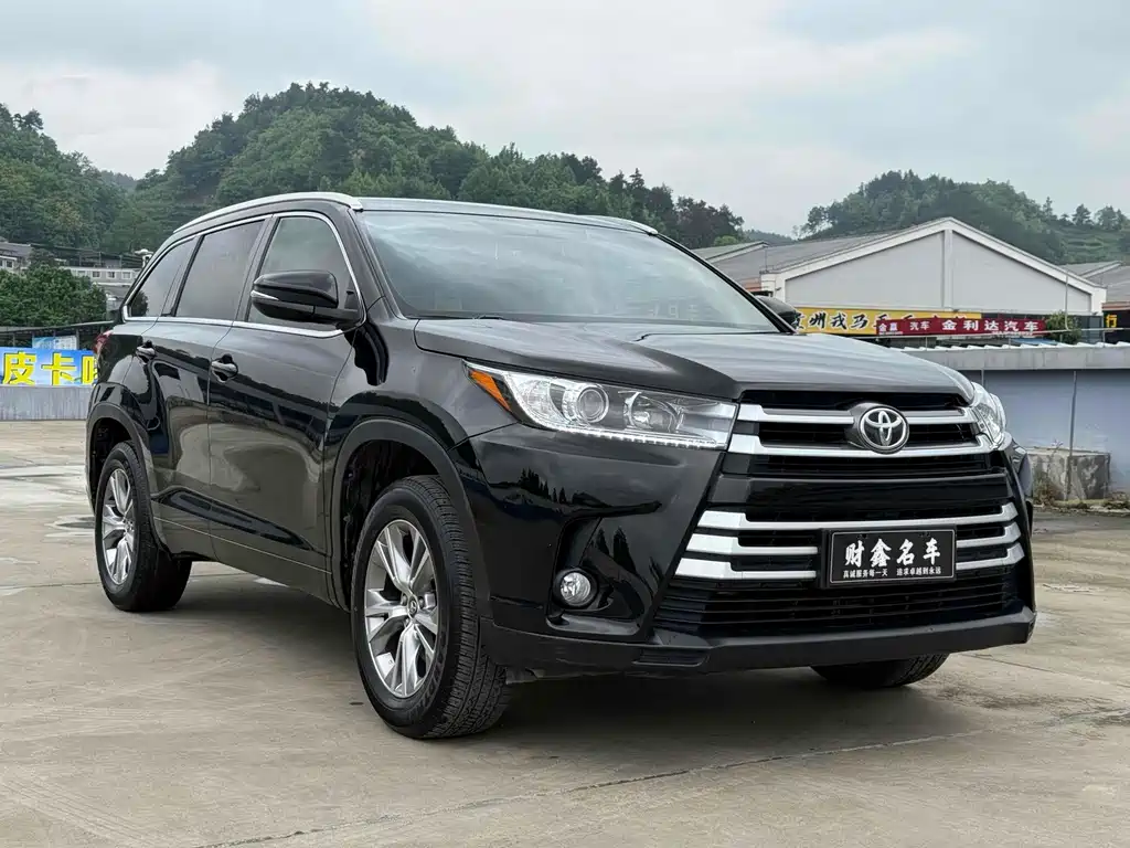 Toyota Highlander — фото 3