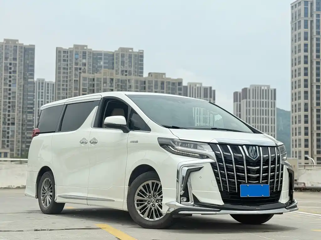 Toyota Alphard — фото 3