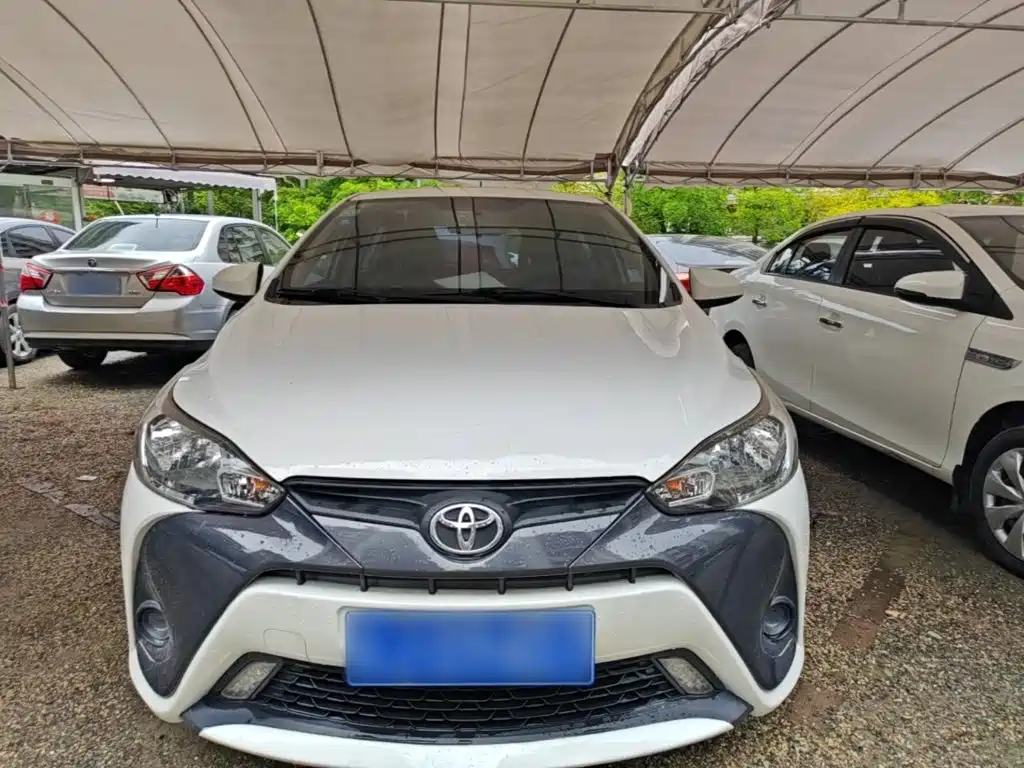 Toyota Yaris L — фото 3