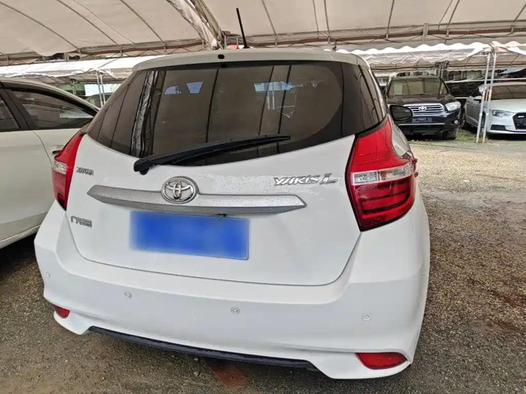 Toyota Yaris L — фото 6