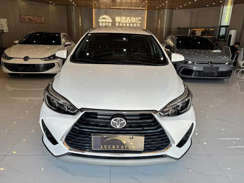 Toyota Yaris L — фото 8