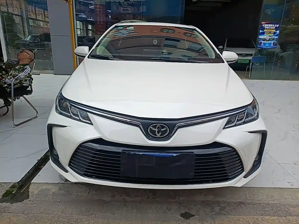 Toyota Corolla — фото 3