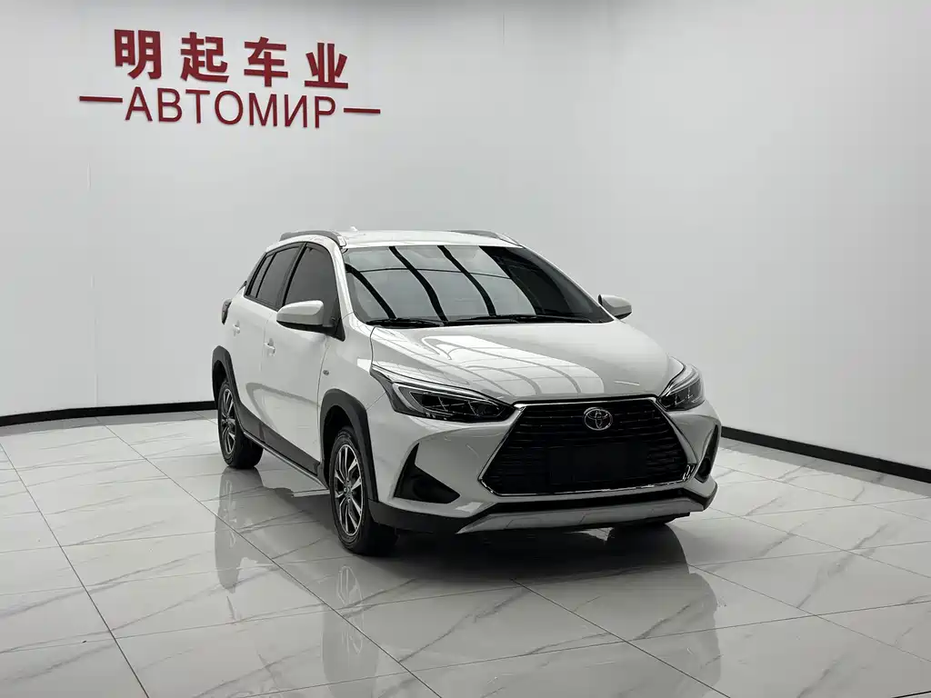 Toyota Yaris L — фото 3