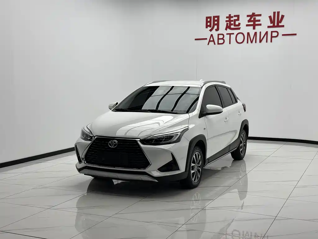 Toyota Yaris L — фото 4