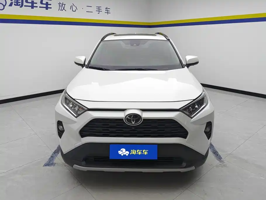 Toyota RAV4 — фото 2