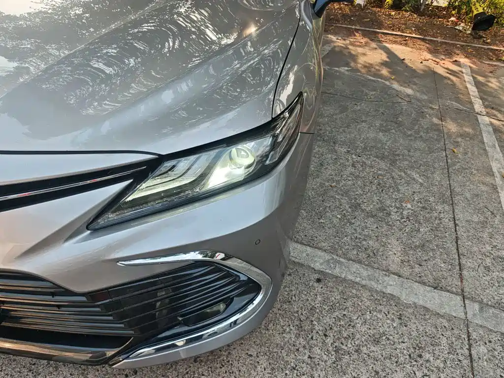 Toyota Camry — фото 18