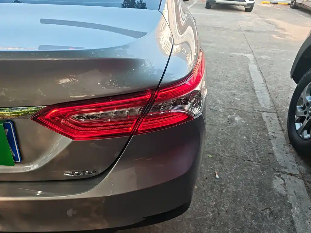 Toyota Camry — фото 24