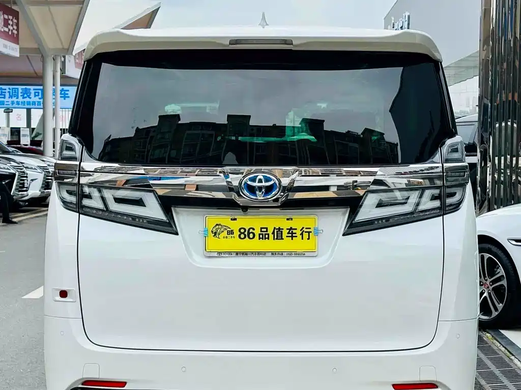 Toyota Vellfire — фото 3