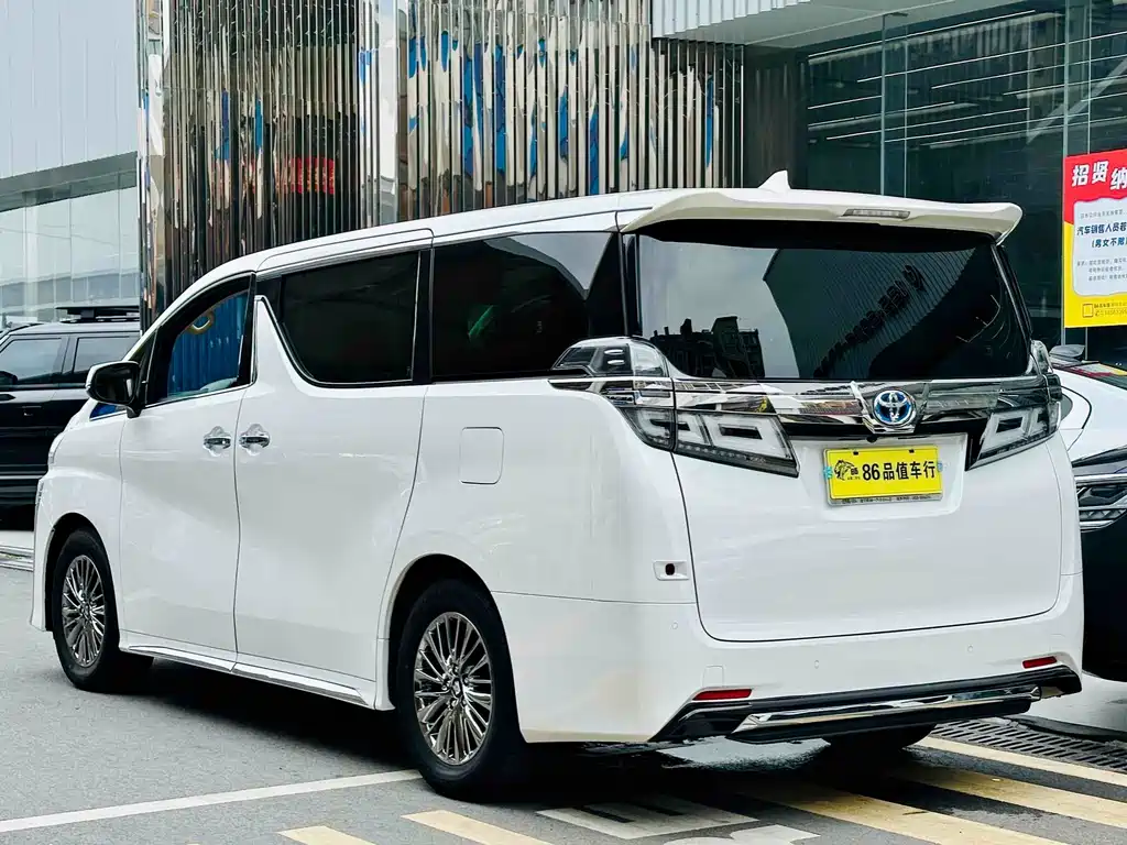 Toyota Vellfire — фото 4