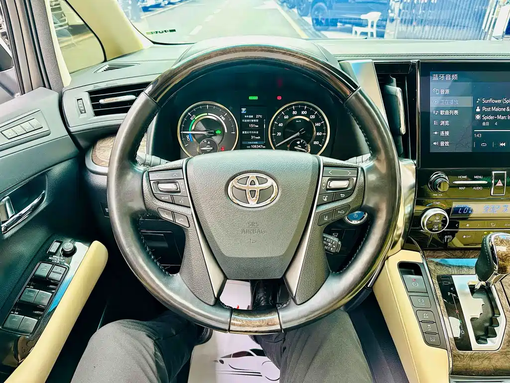 Toyota Vellfire — фото 8