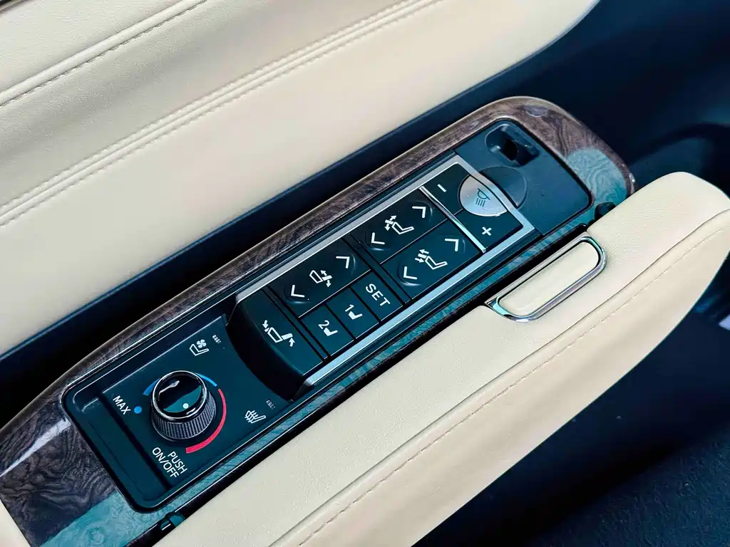 Toyota Vellfire — фото 17