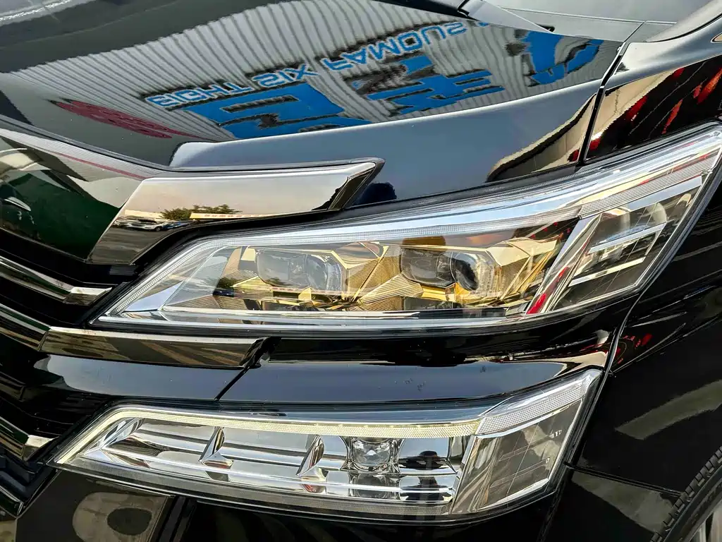 Toyota Vellfire — фото 18