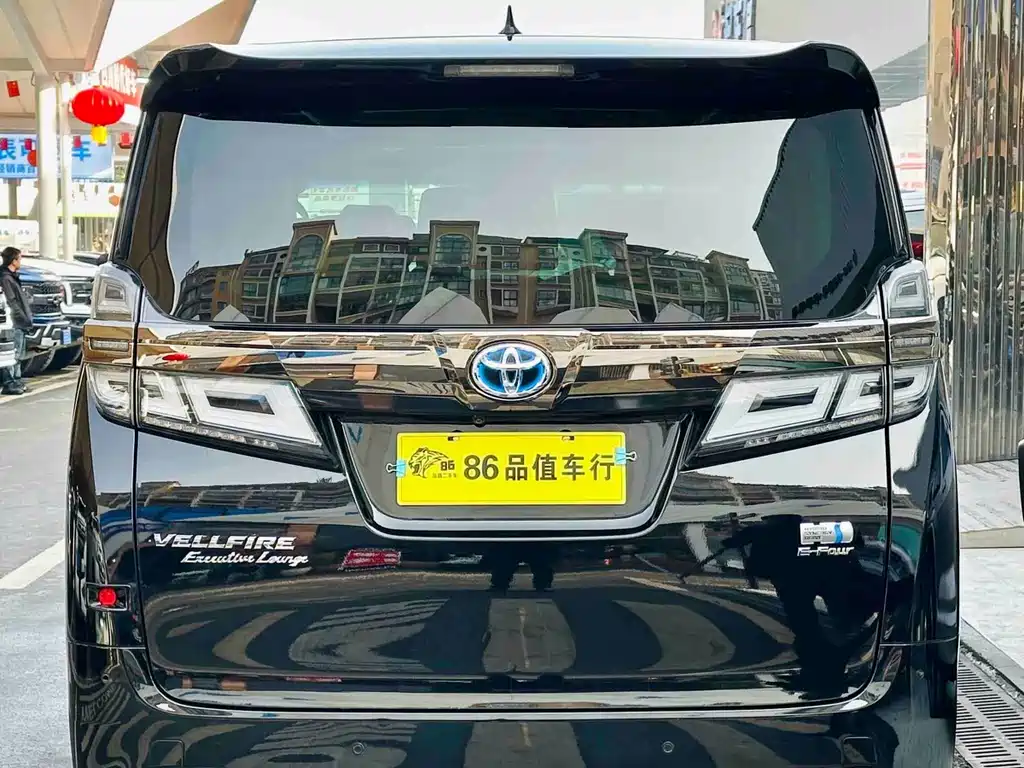 Toyota Vellfire — фото 4