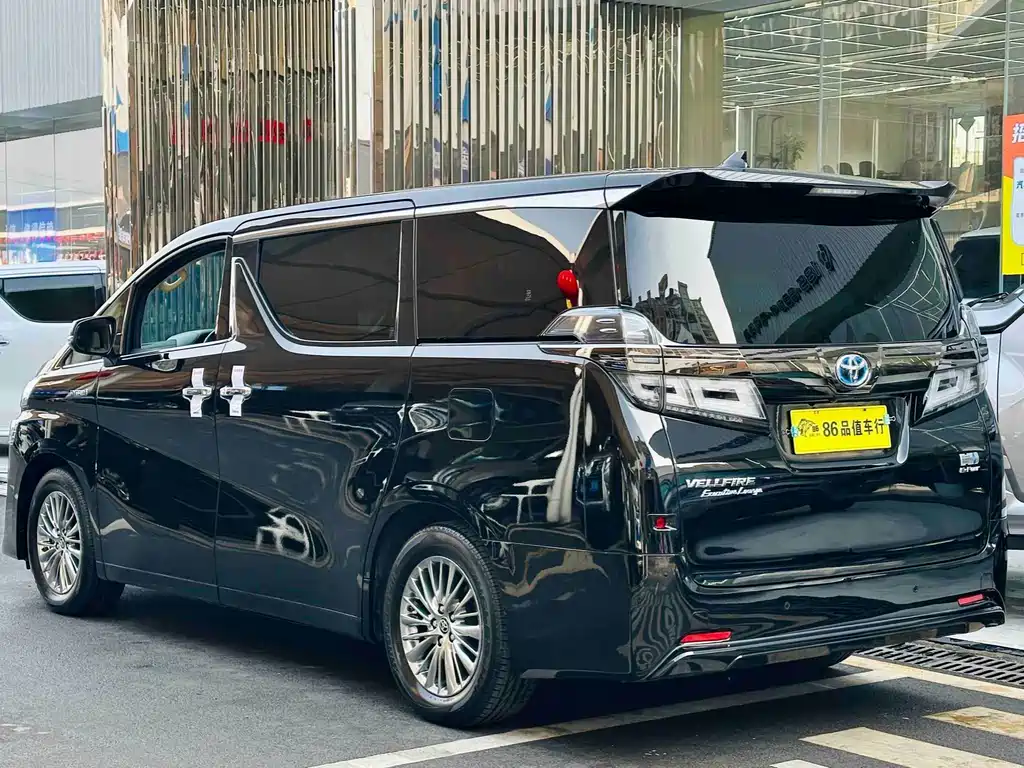Toyota Vellfire — фото 5