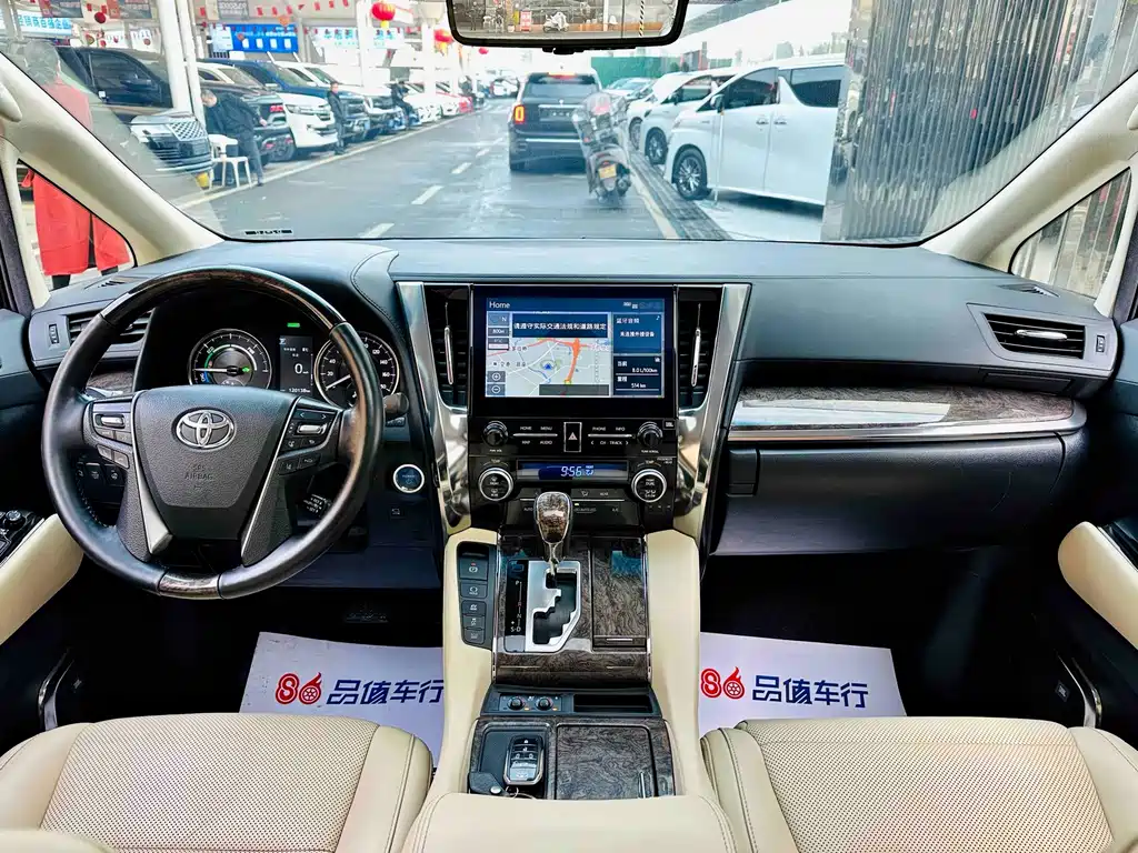 Toyota Vellfire — фото 7