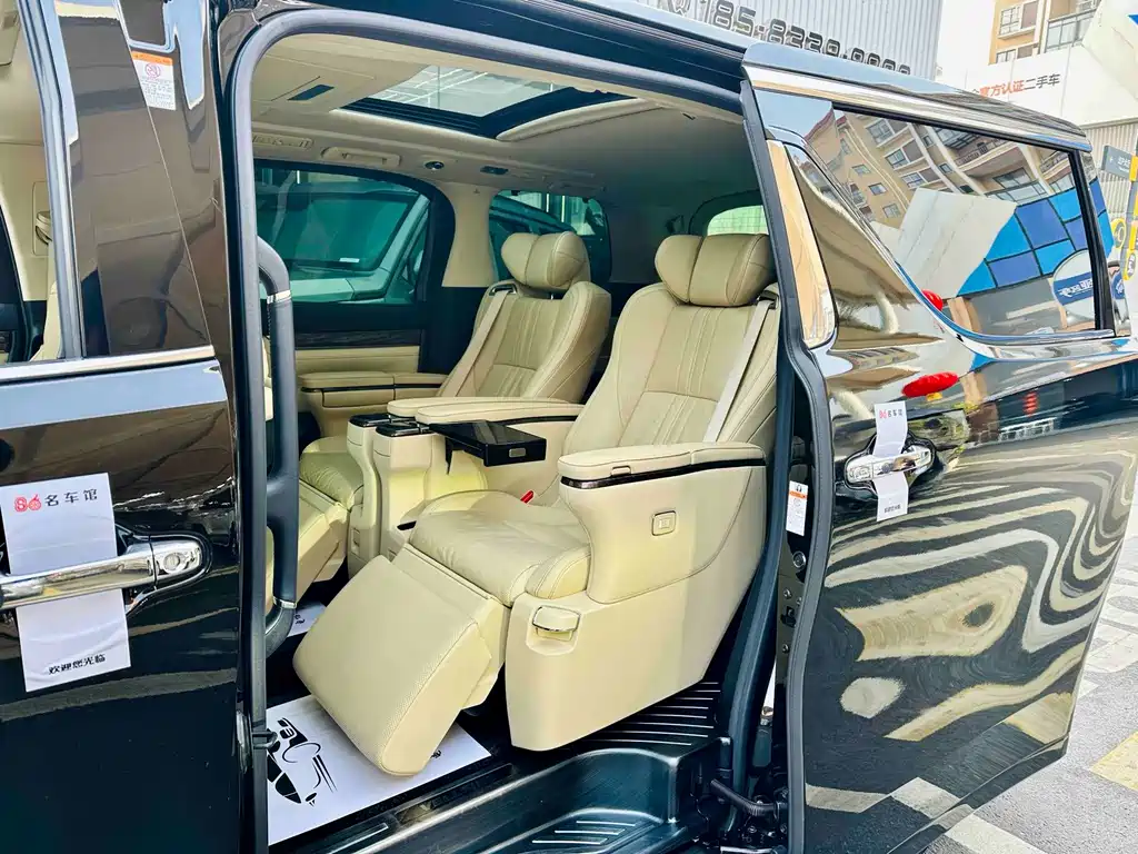 Toyota Vellfire — фото 8
