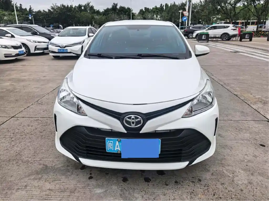 Toyota Vios — фото 2