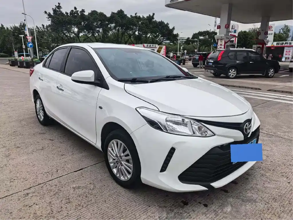 Toyota Vios — фото 3