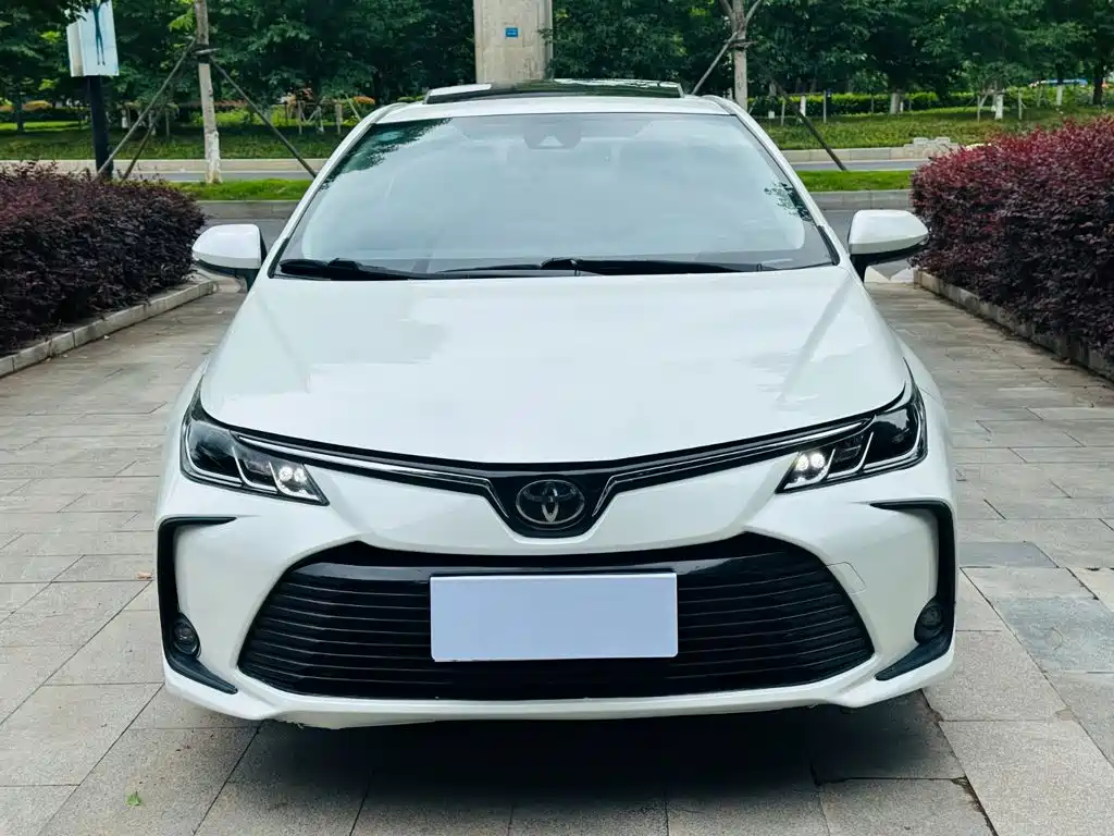 Toyota Corolla — фото 2