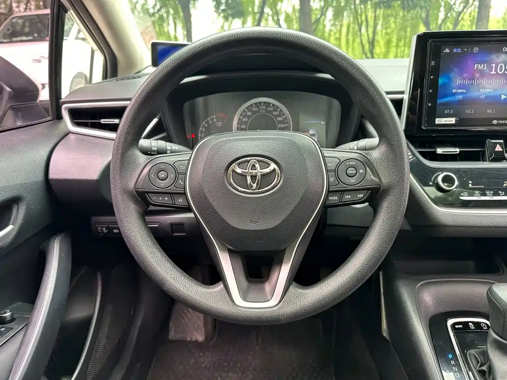 Toyota Corolla — фото 14
