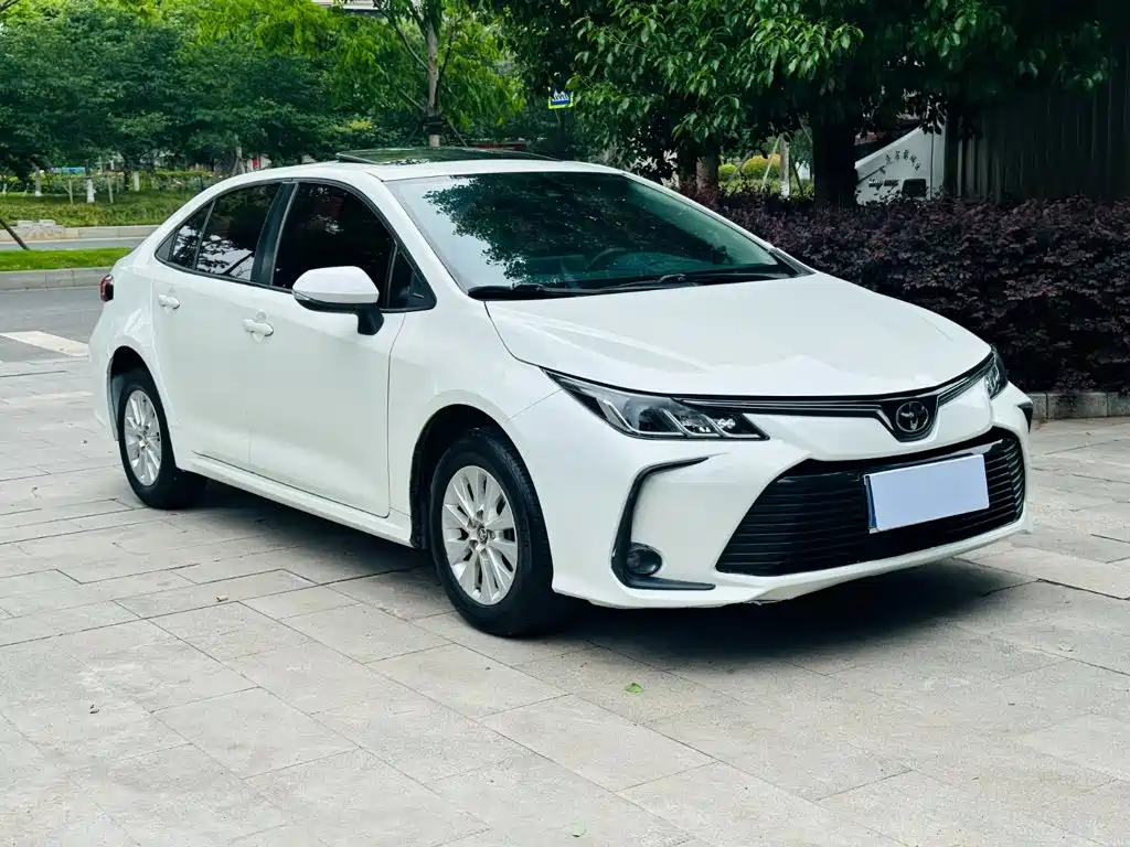 Toyota Corolla — фото 3