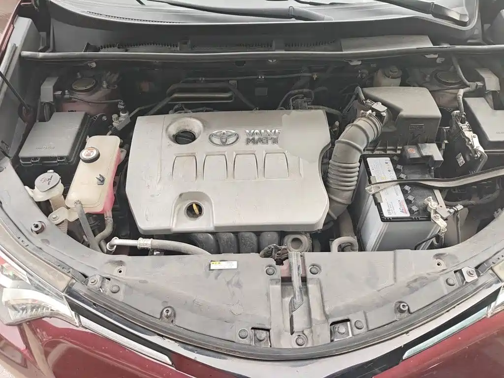 Toyota RAV4 — фото 11