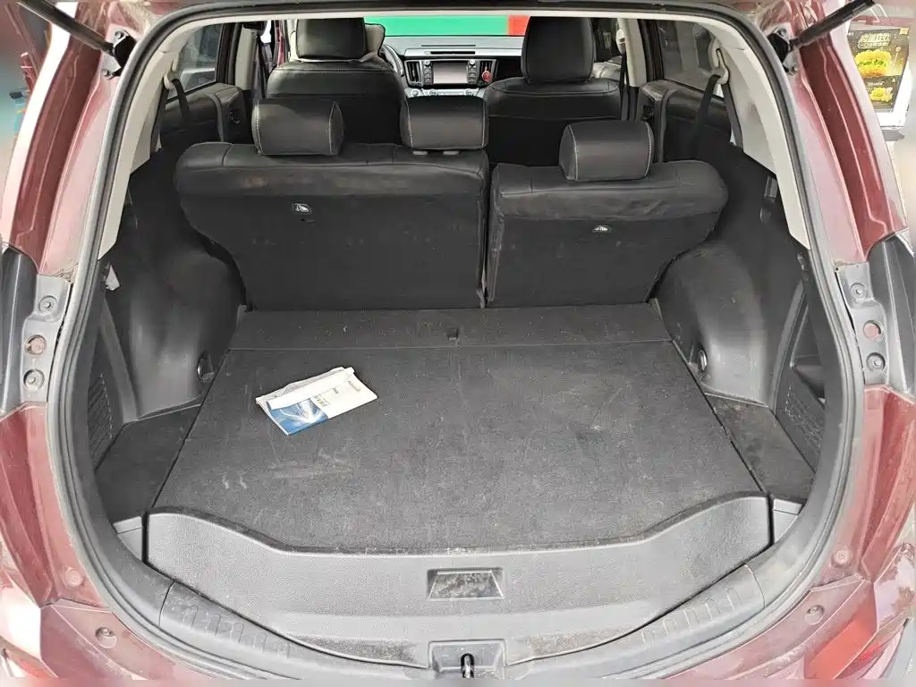 Toyota RAV4 — фото 10