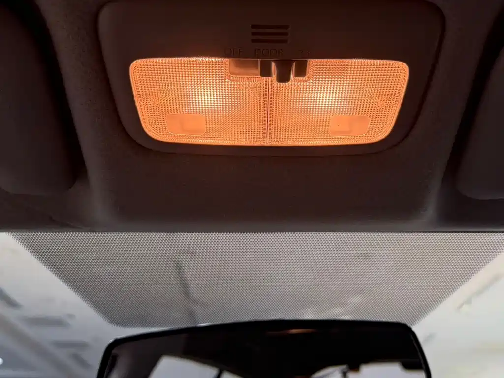 Toyota Yaris L — фото 21