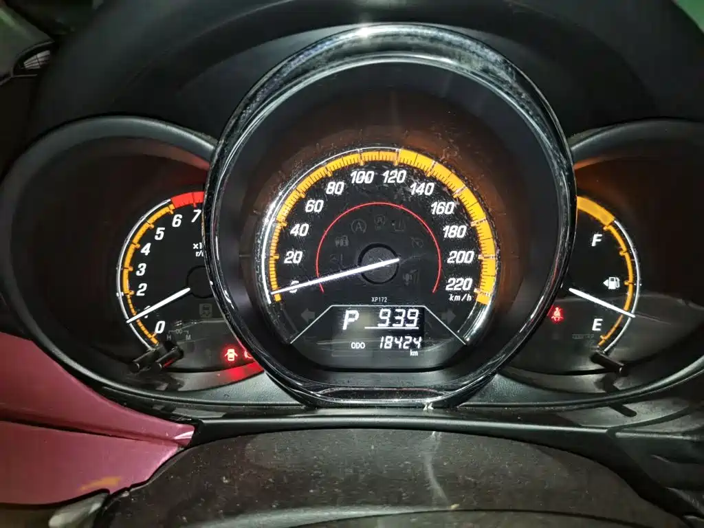 Toyota Yaris L — фото 4
