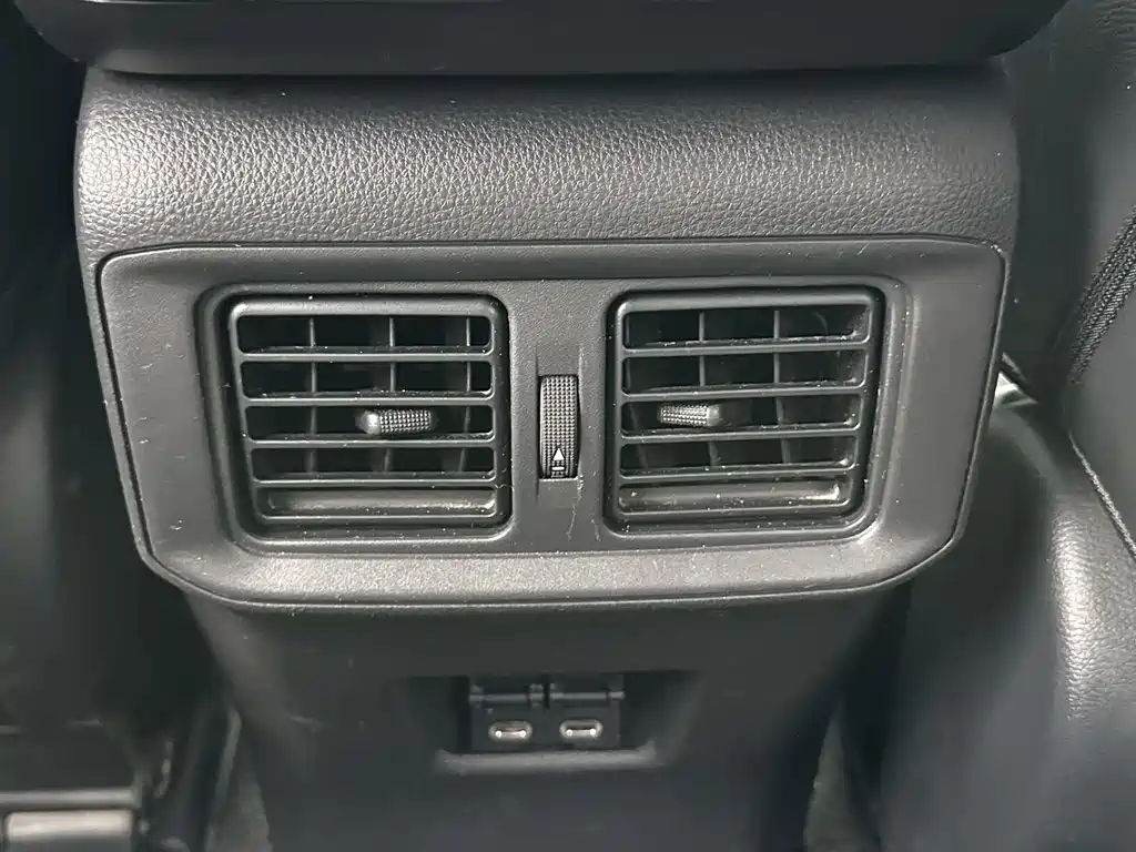 Toyota Wildlander — фото 14