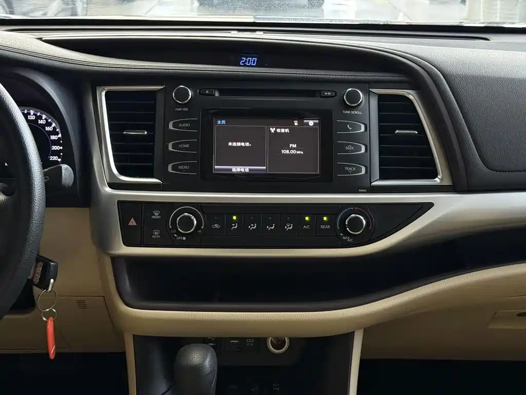 Toyota Highlander — фото 11