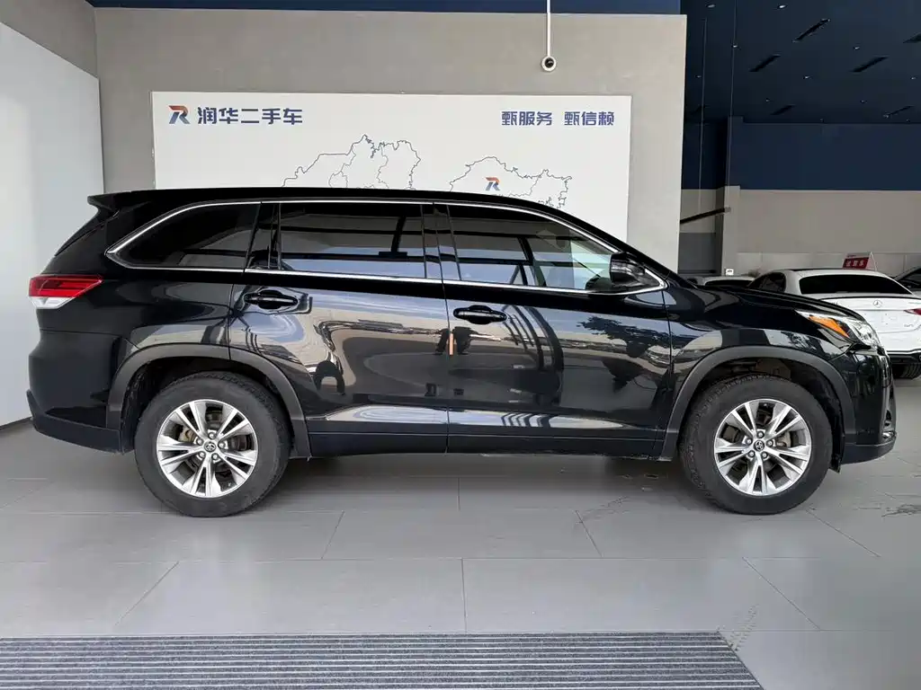 Toyota Highlander — фото 3