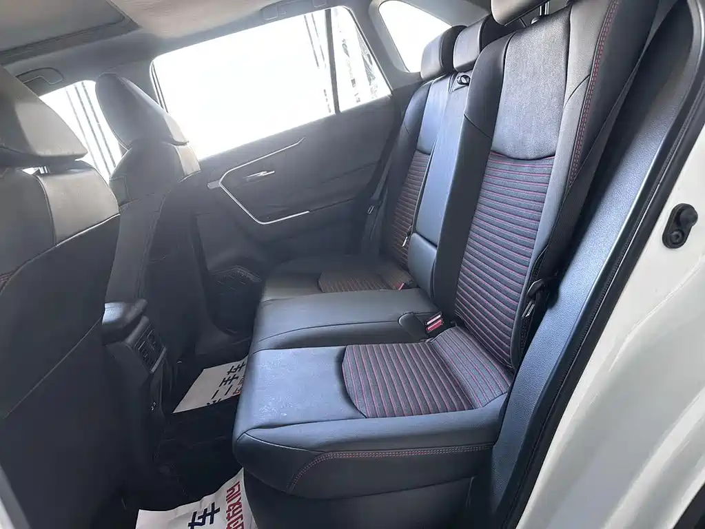 Toyota RAV4 Prime — фото 7