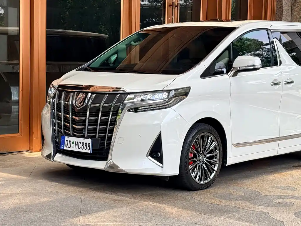 Toyota Alphard — фото 3