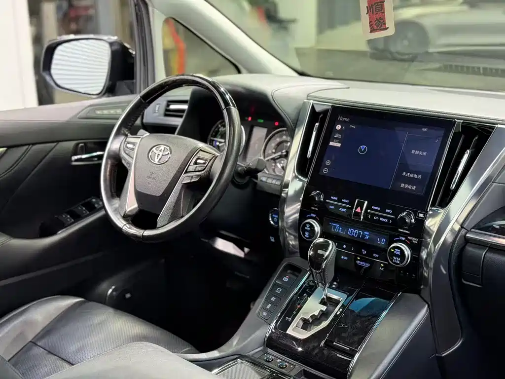 Toyota Vellfire — фото 8