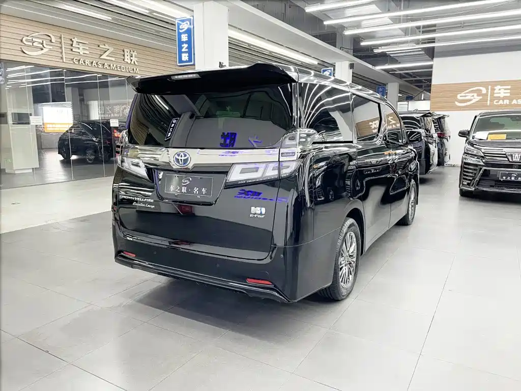 Toyota Vellfire — фото 6